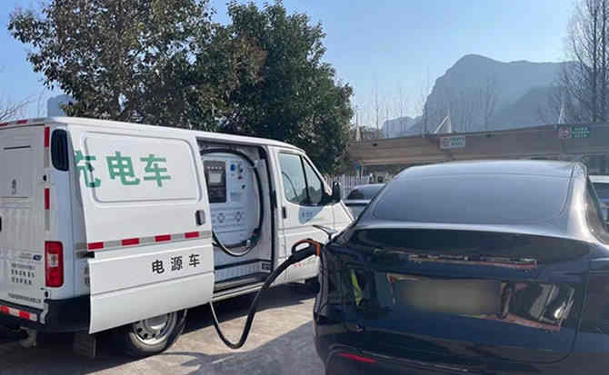 长武汽车搭电